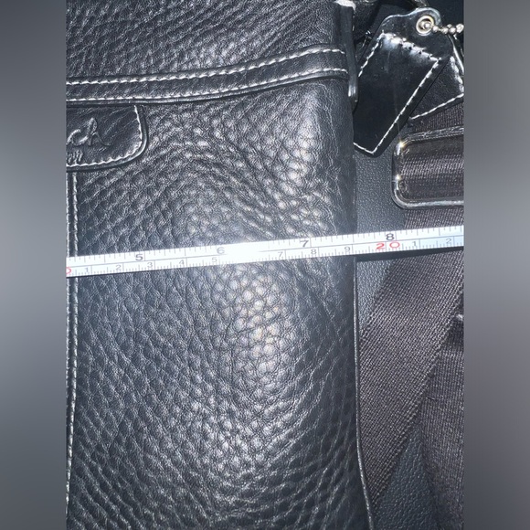 EUC Coach Black Pebbled Leather Swingpack Crossbody - Black - Picture 9 of 9